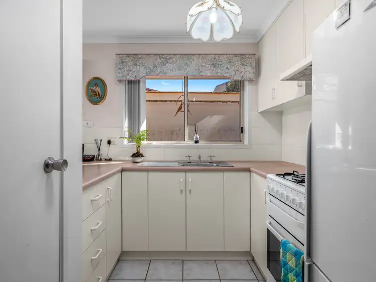 Second view of Homely unit listing, 2/52 Harper Street, Wangaratta VIC 3677