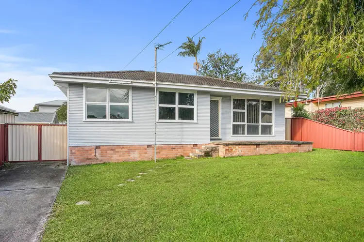 18 Eleanor Avenue, Oak Flats NSW 2529