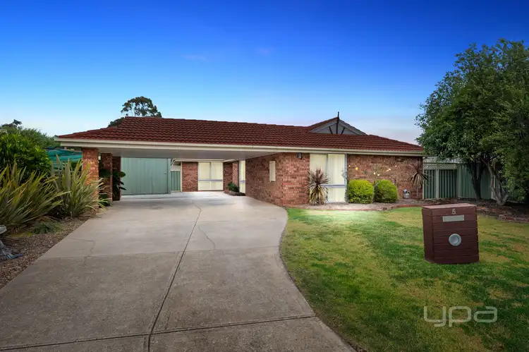 5 Avoca Court, Brookfield VIC 3338