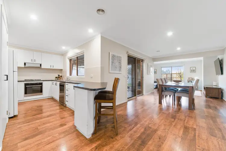 13 Whiting Court, Skye VIC 3977