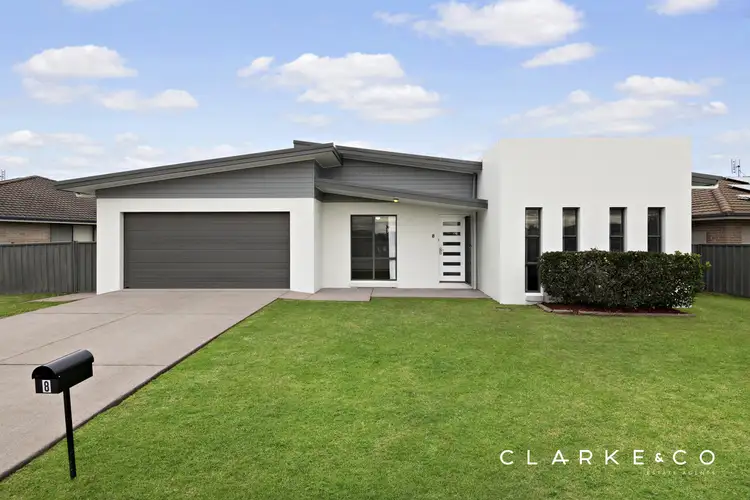 8 Niven Parade, Rutherford NSW 2320