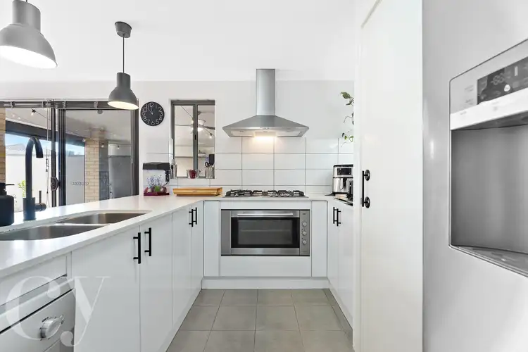 Fifth view of Homely house listing, 2 Euclase Link, Wellard WA 6170