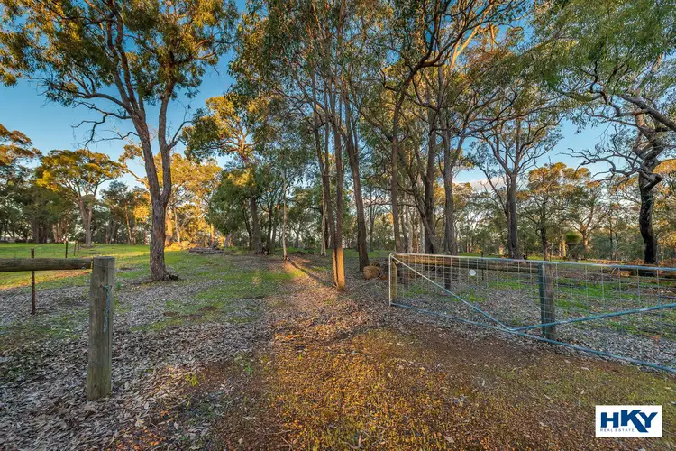 14 Lareema Drive, Bullsbrook WA 6084