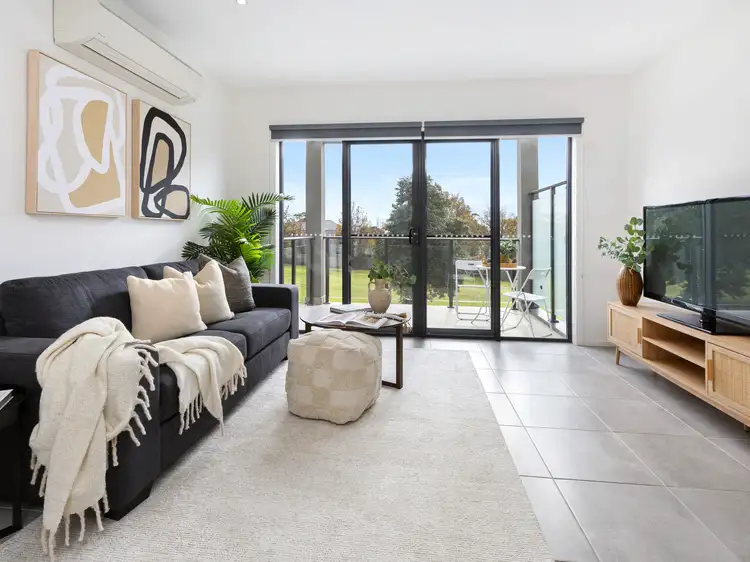 Sixth view of Homely townhouse listing, 2A Philip Street, Mornington VIC 3931
