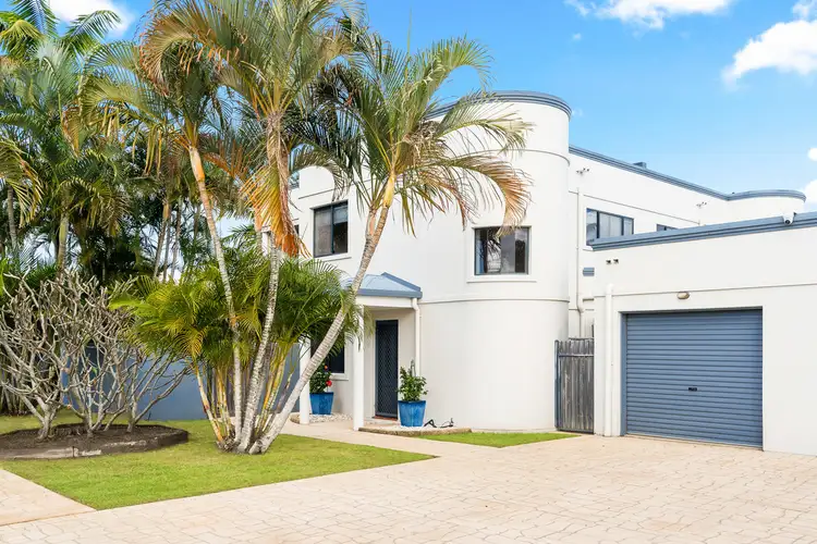 45/17-19 Shell Street, Urangan QLD 4655
