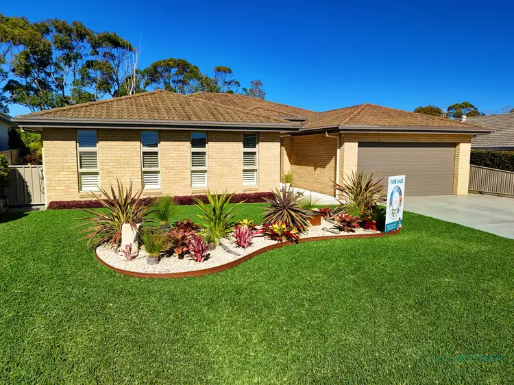 8 Isabella Parade, Forster NSW 2428
