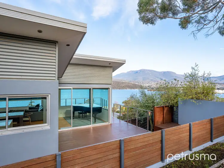 140B Derwent Avenue, Lindisfarne TAS 7015