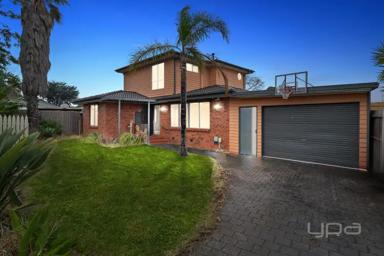 10 Glamis Place, Melton West VIC 3337