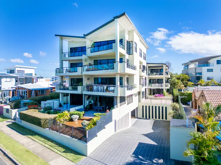 2/30 Gayundah Esplanade, Woody Point QLD 4019