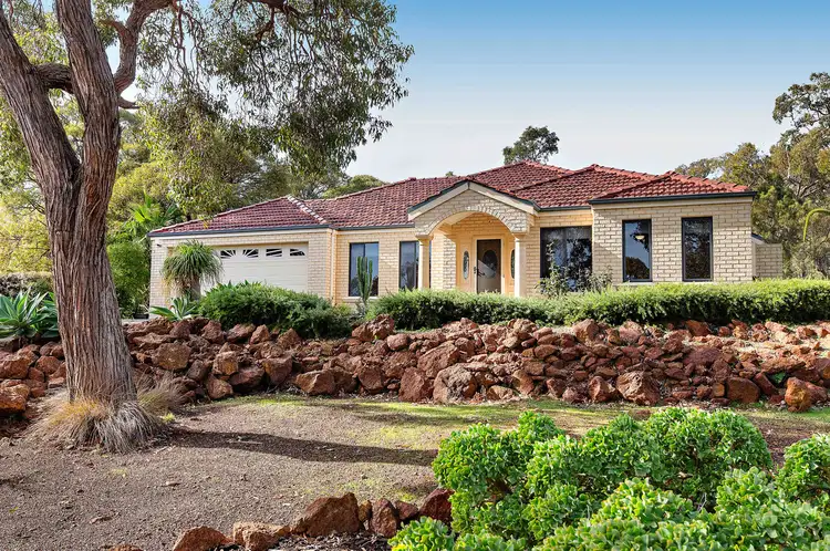4 O'Neill Place, Bedfordale WA 6112