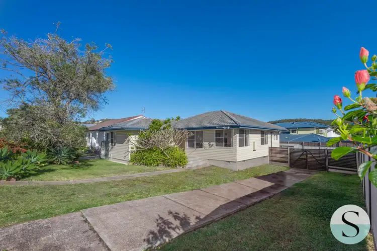 61 Pacific Street, Caves Beach NSW 2281