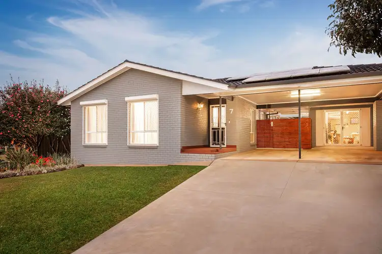Second view of Homely house listing, 7 Holt Place, Wodonga VIC 3690