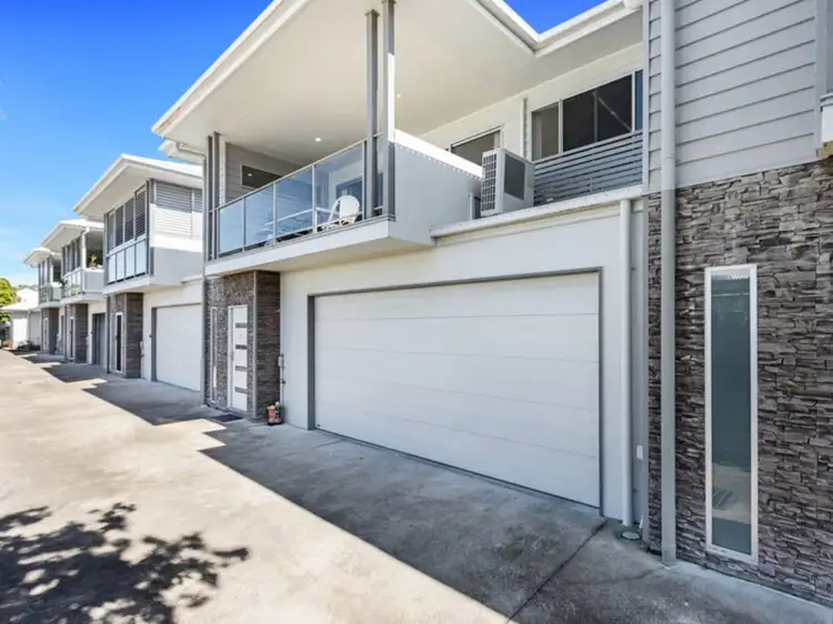 542 Esplanade, Urangan QLD 4655