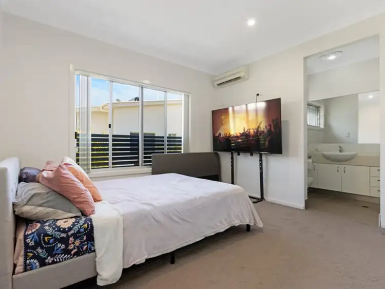 Fifth view of Homely townhouse listing, 542 Esplanade, Urangan QLD 4655