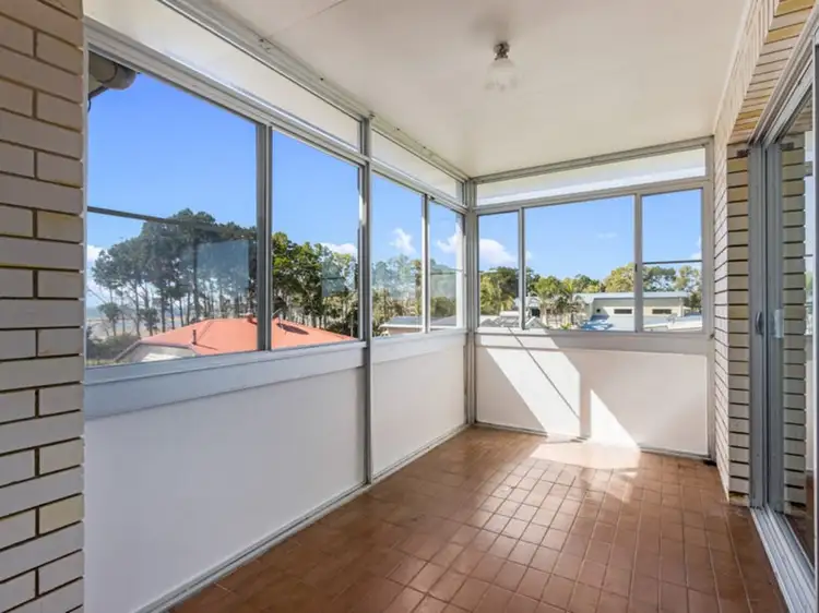 9/581 Charlton Esplanade, Urangan QLD 4655