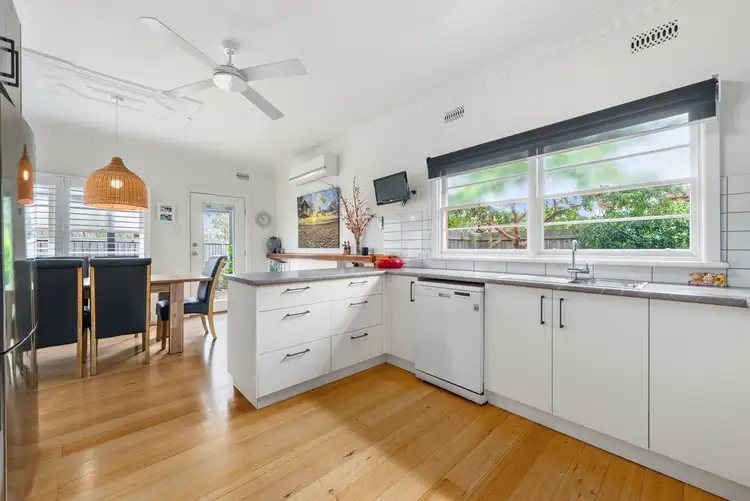 16 Bulmer Street, Lakes Entrance VIC 3909