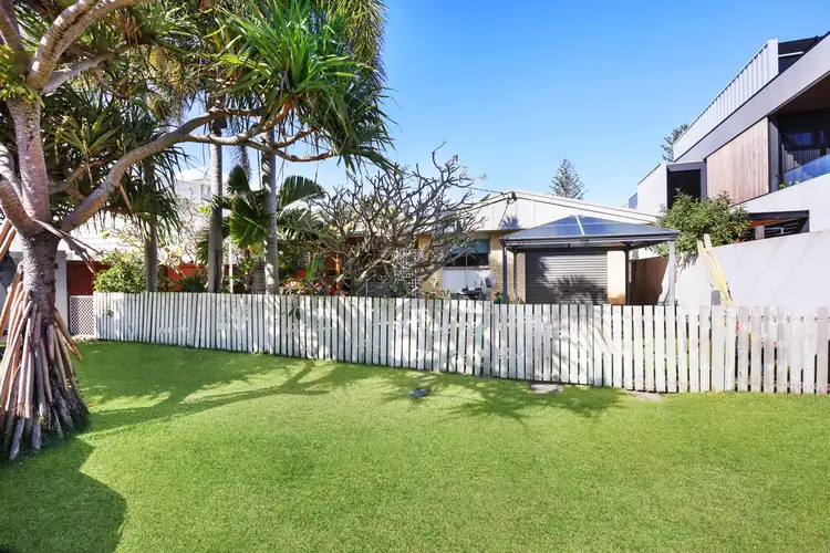 16 Seabeach Avenue, Mermaid Beach QLD 4218