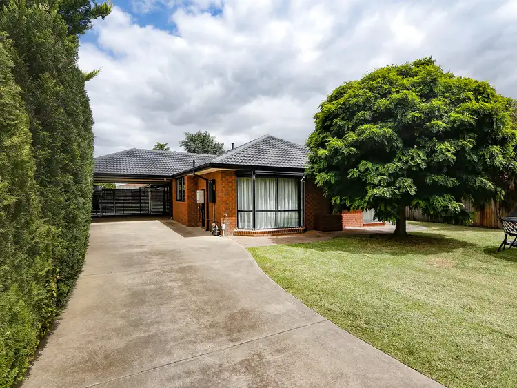 20 Helen Crescent, Sale VIC 3850