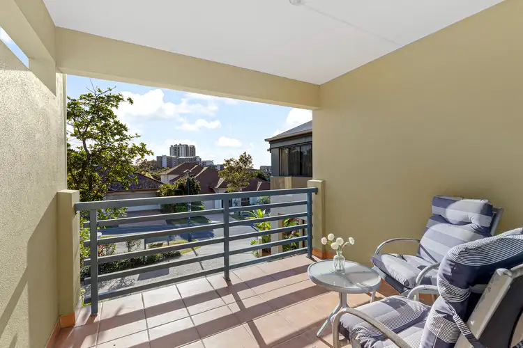 3/4 Acton Drive, Varsity Lakes QLD 4227