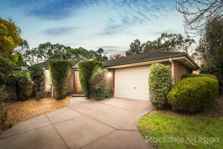 102 Earlsfield Drive, Berwick VIC 3806