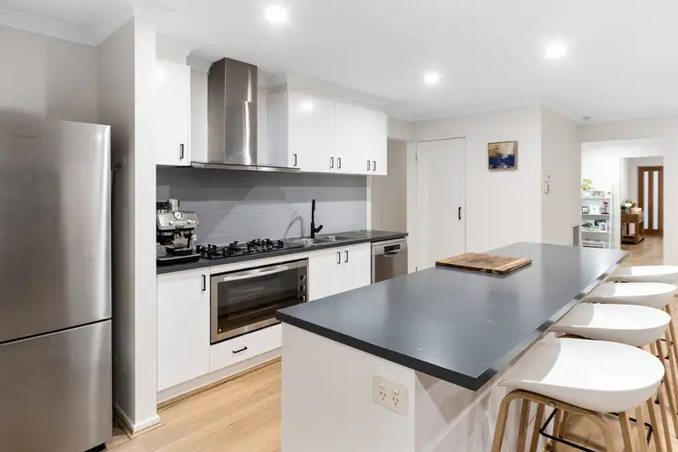 Sixth view of Homely house listing, 18 Santa Clara Mews, Skye VIC 3977