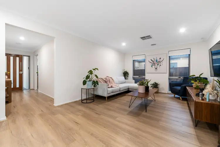 Seventh view of Homely house listing, 18 Santa Clara Mews, Skye VIC 3977