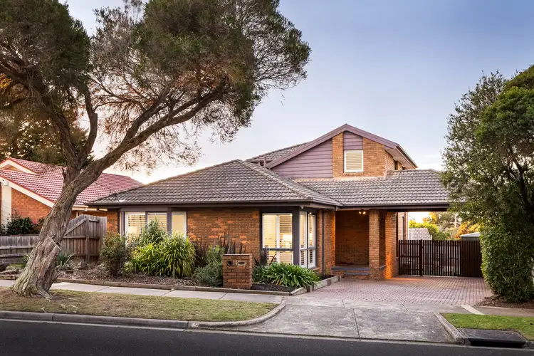 23 Mount Erin Crescent, Frankston South VIC 3199