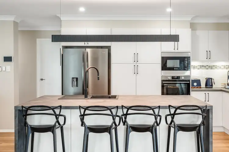 Sixth view of Homely house listing, 3 Canaipa Court, Rothwell QLD 4022