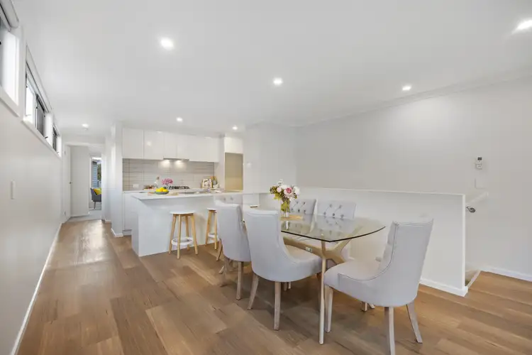 10 Eldenwood Mews, Canadian VIC 3350
