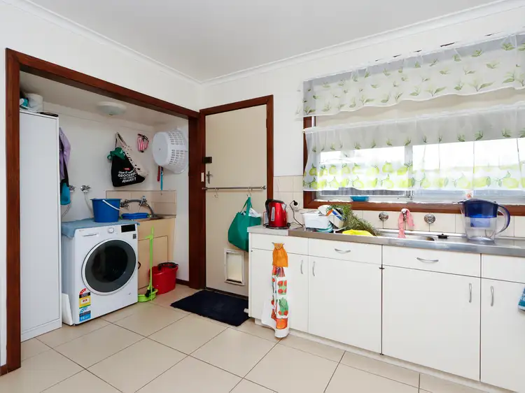 Sixth view of Homely townhouse listing, 2/2 Weir Street, Sale VIC 3850