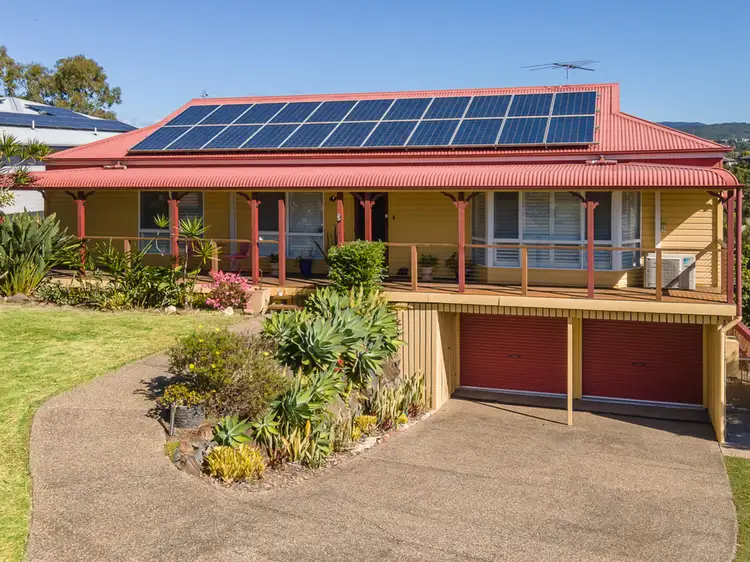 5 Bonin Close, Pacific Pines QLD 4211