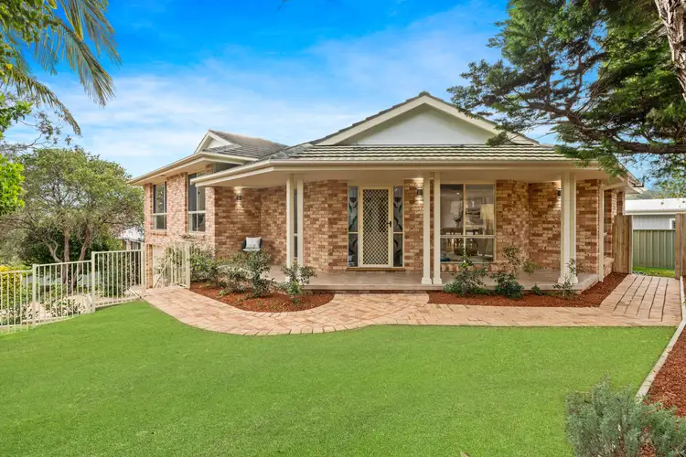 16 Carlson Avenue, Wyoming NSW 2250