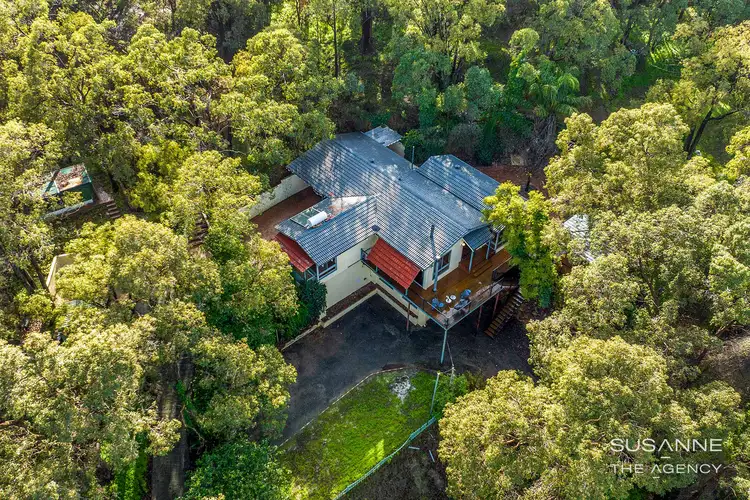 100 Falls Road, Lesmurdie WA 6076