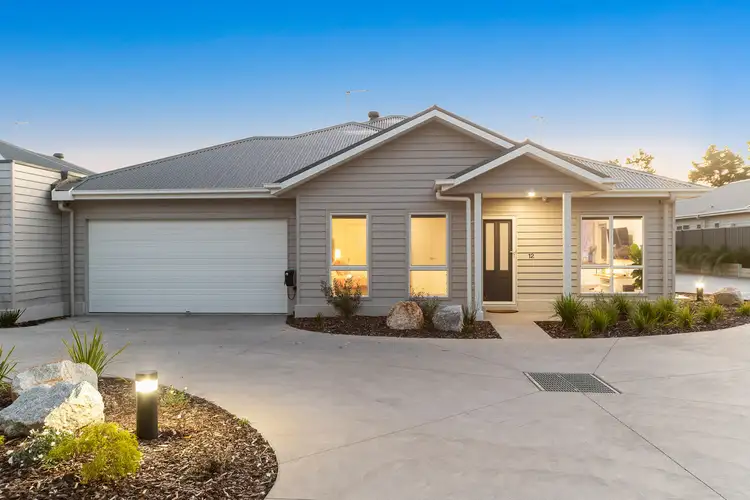 12/2 Burke Street, Hastings VIC 3915