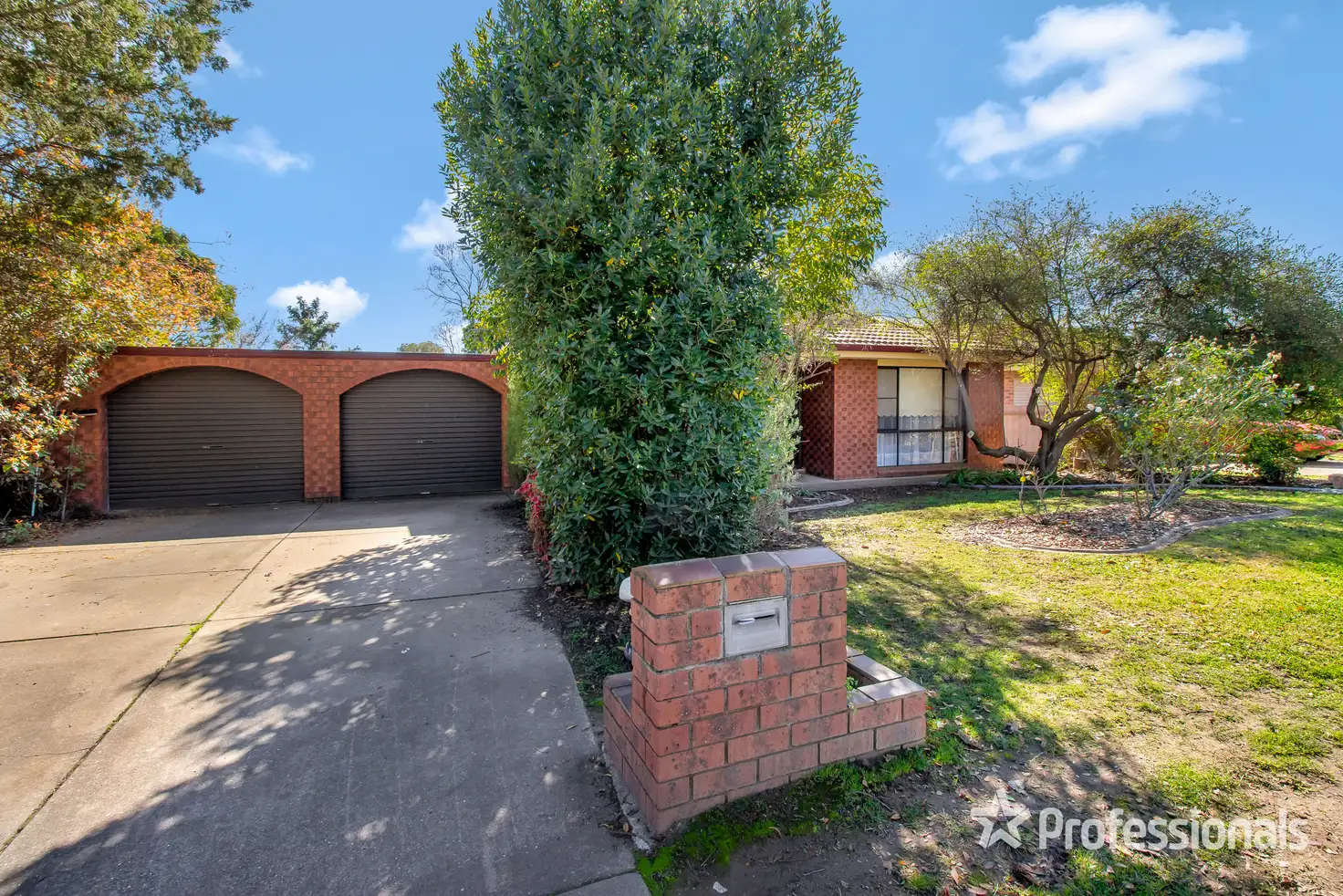 Main view of Homely house listing, 17 Balleroo Crescent, Glenfield Park NSW 2650