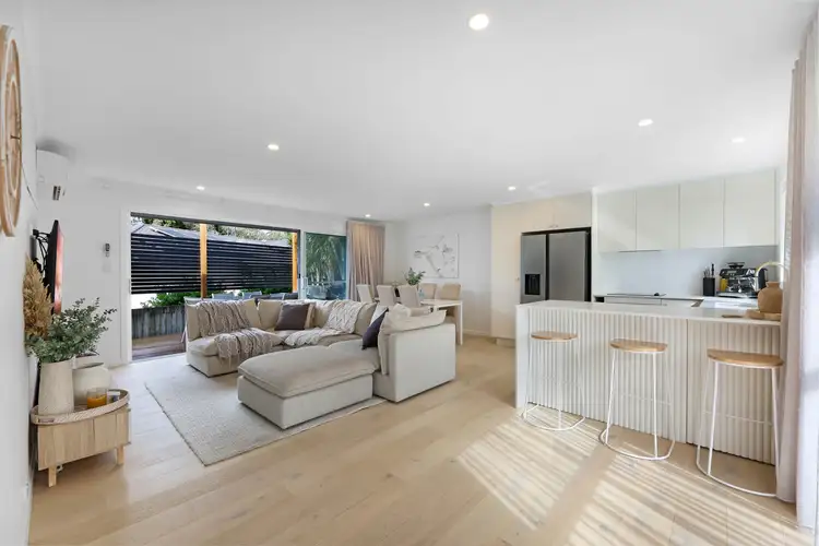2/23 Albion Avenue, Miami QLD 4220