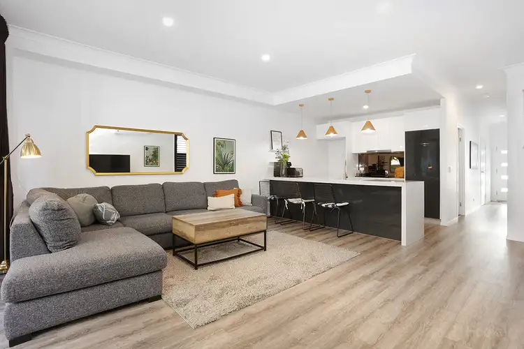 17/4a Hansford Road, Coombabah QLD 4216