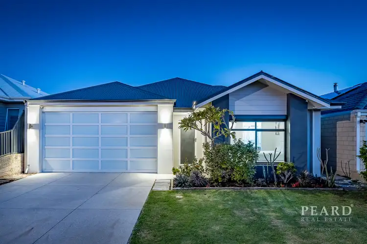 20 Cosmia Grove