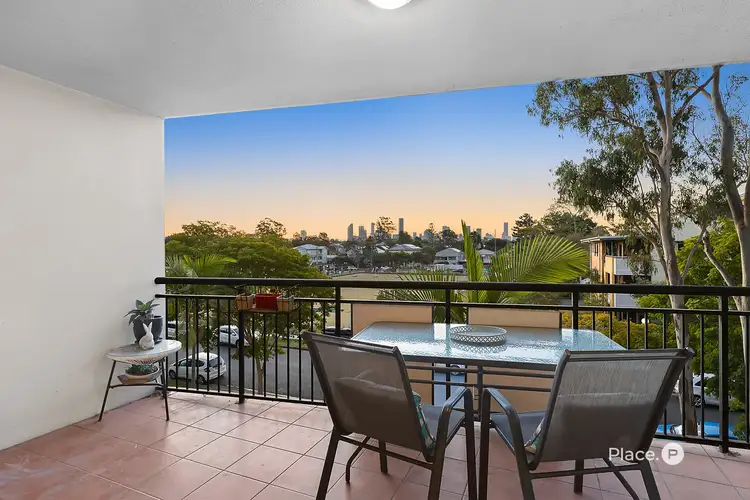 61/55 Harries Road, Coorparoo QLD 4151