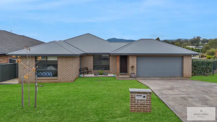 2 Burgundy Way, Tamworth NSW 2340