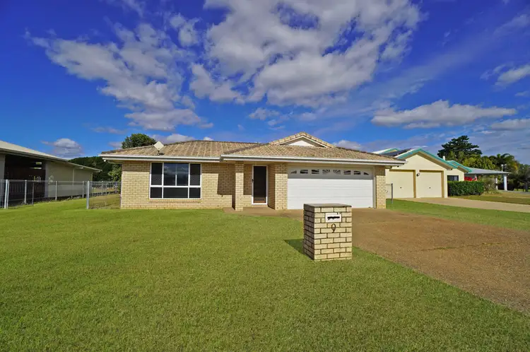 9 Mountain View Close, Mareeba QLD 4880