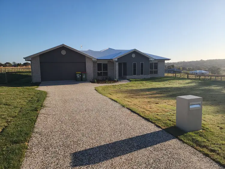 40 Aquila Drive, Meringandan West QLD 4352
