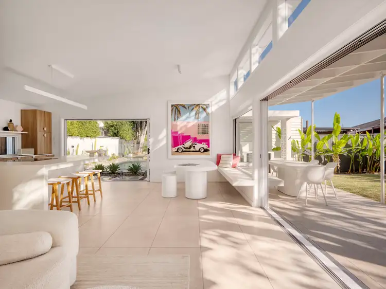 23 Savoy Drive, Broadbeach Waters QLD 4218