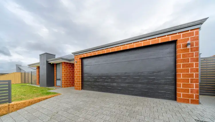 Second view of Homely house listing, 17 Hayward Crest, Yakamia WA 6330