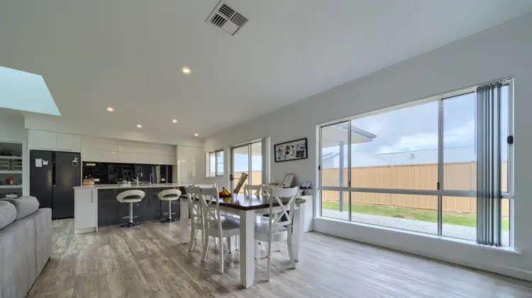 Fifth view of Homely house listing, 17 Hayward Crest, Yakamia WA 6330