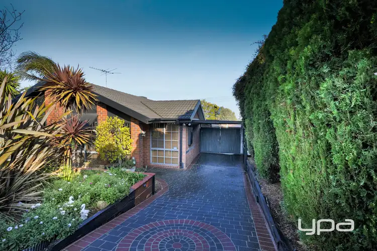 35 Kanooka Grove, Meadow Heights VIC 3048