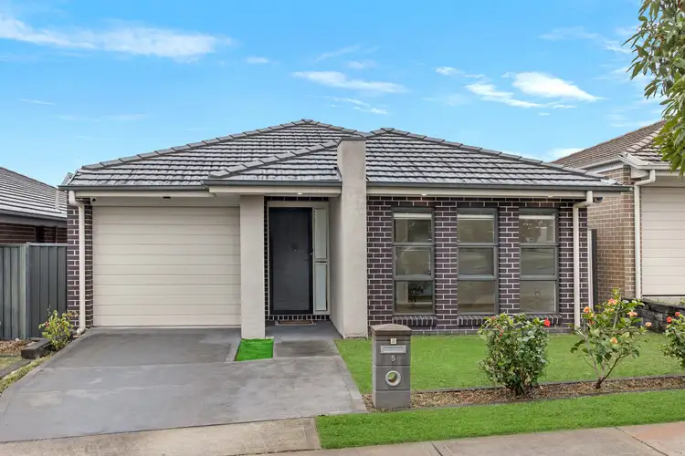 5 Flagship Ridge, Jordan Springs NSW 2747