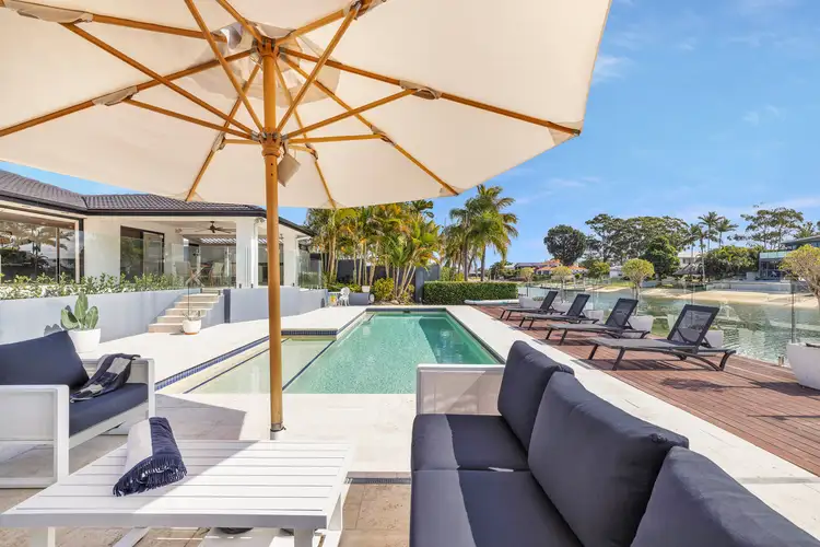 15 Park Avenue, Broadbeach Waters QLD 4218