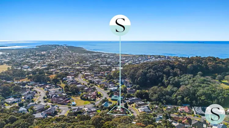 Second view of Homely house listing, 4 Palm Tree Crescent, Caves Beach NSW 2281