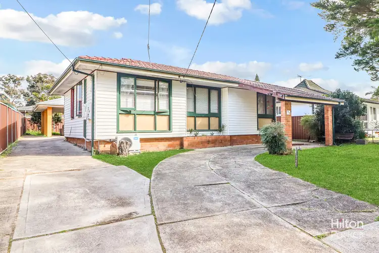 93 & 93a Captain Cook Drive, Willmot NSW 2770
